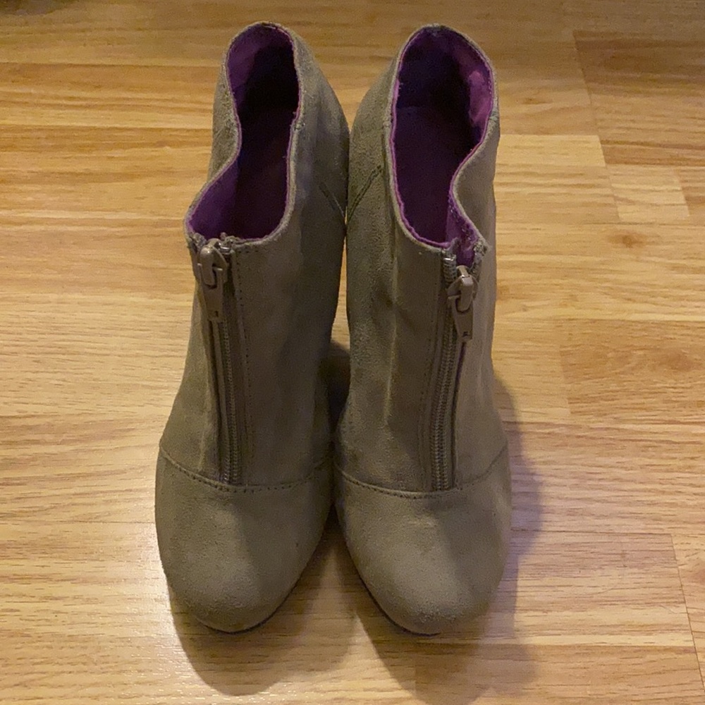 Divided (H&M) Sage Wedges
